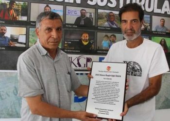 Tutuklu gazetecilere verilen ödül DFG’ye takdim edildi