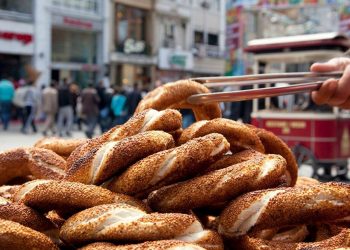 Ücretlerde erime sürecek: Asgari ücret, açlık sınırının gerisinde kaldı