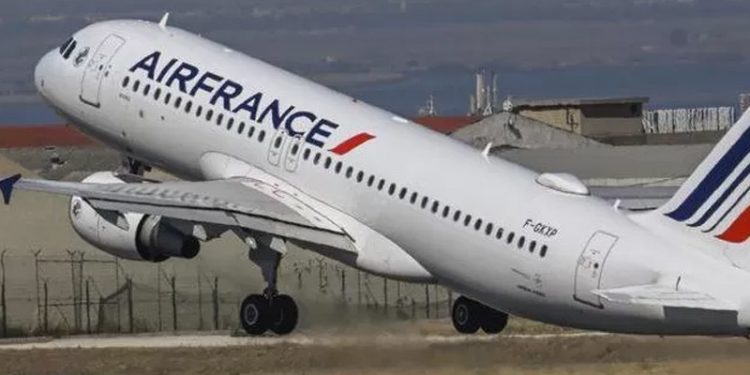 Uçuş sırasında kokpitte yumruklaşan Air France pilotları açığa alındı