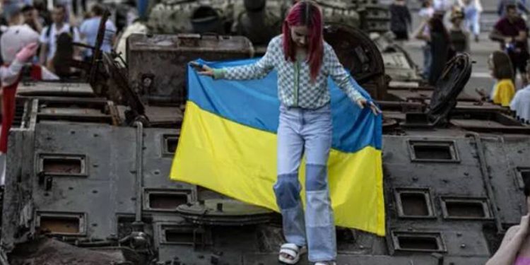 Ukrayna, işgalin gölgesinde Sovyetler'den bağımsızlığının 31. yıl dönümünü kutluyor; Kiev, sembolik günde Rus saldırılarına karşı hazırlanıyor