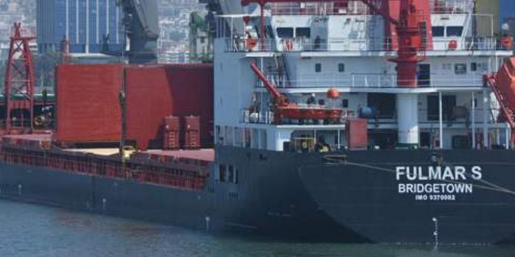 Ukrayna'dan mısır taşıyan gemi Alsancak Limanı'na ulaştı