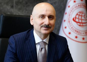 Ulaştırma Bakanı Karaismailoğlu: Otobüs fiyatı, uçak biletine yaklaştı