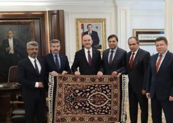 Valiler, AKP'li yöneticilerle birlikte bakanları ziyaret etti: ‘Devlette partizanlık kabul edilemez’