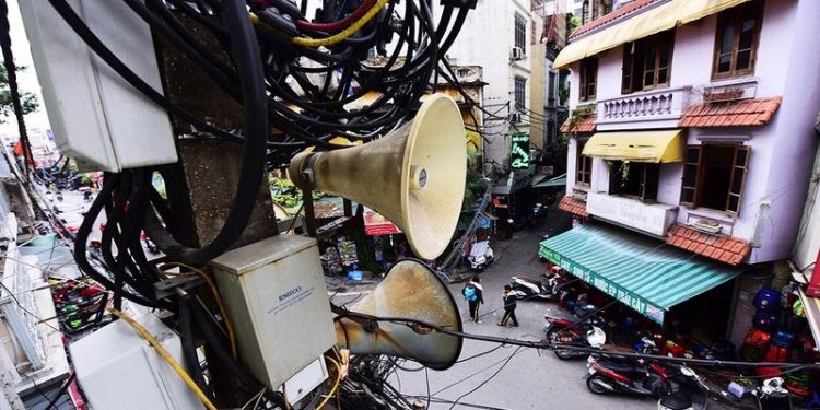 Vietnam'ın başkenti Hanoi'de hoparlörle duyuru sistemi geri dönüyor