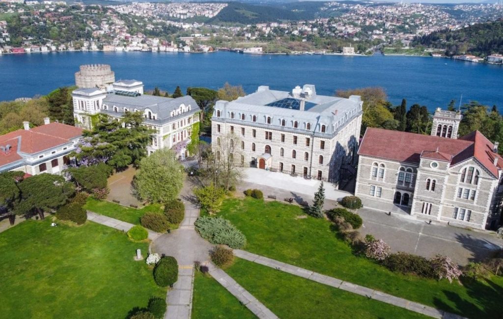 YKS’de ilk 1000’e giren 773 öğrenci Boğaziçi Üniversitesi’ni tercih etti