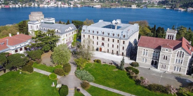 YKS’de ilk 1000’e giren 773 öğrenci Boğaziçi Üniversitesi’ni tercih etti