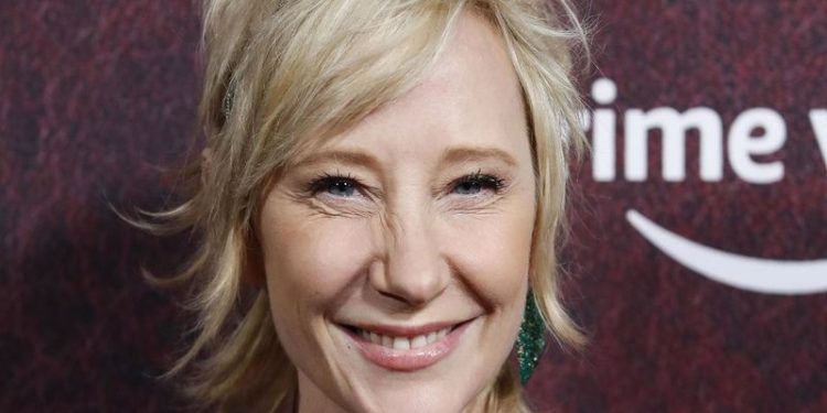 Yanan araçtan çıkarılan oyuncu Anne Heche’nin sağlık durumu stabil