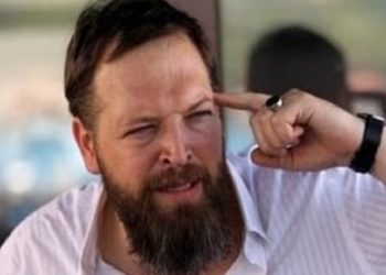 Yandaş Fatih Tezcan cezaevine girerken sevenlerinden para istedi