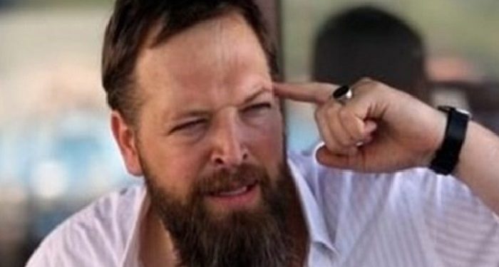 Yandaş Fatih Tezcan cezaevine girerken sevenlerinden para istedi