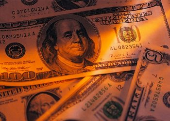 Yatırımcı dolara yöneliyor, döviz işlemlerinde hacim ve oynaklık artıyor