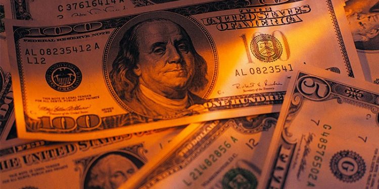 Yatırımcı dolara yöneliyor, döviz işlemlerinde hacim ve oynaklık artıyor