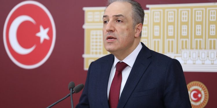 Yeneroğlu sordu: Temmuz ayında kaç kamu görevlisi ihraç edildi?