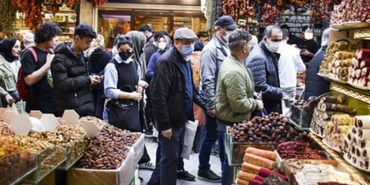 Yıl sonu enflasyon beklentisi ilk kez yüzde 70'i aştı