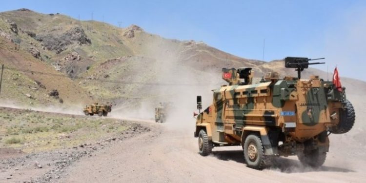 Yüksekova'da askeri operasyon: Köyler ablukaya alındı