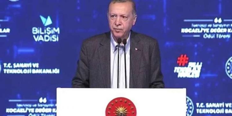 Yüzde 80'lik enflasyonu unutan Erdoğan: Ekonomik hayatın durmasına müsade etmedik
