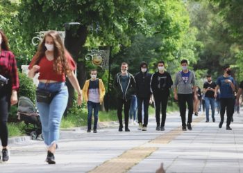 'Z kuşağı' seçmende birinci parti 'kararsızlar' oldu, AKP yüzde 11,9'da kaldı