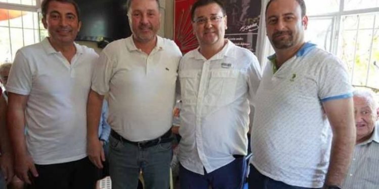 Zamlara tepki göstererek AKP’den istifa eden Veli Ulaş CHP’ye geçti