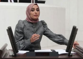 Zehra Taşkesenlioğlu'ndan açıklama: Kadına karşı şiddete maruz kaldım