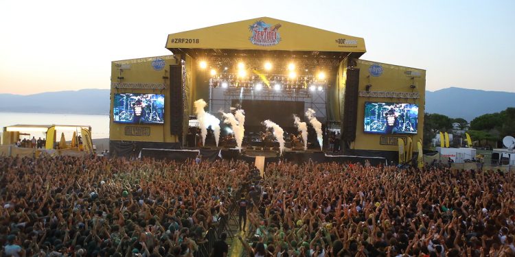 ‘Bu yaz, yasakçılığın son yazıdır… Bu deli gömleğini yırtıp atacağız’