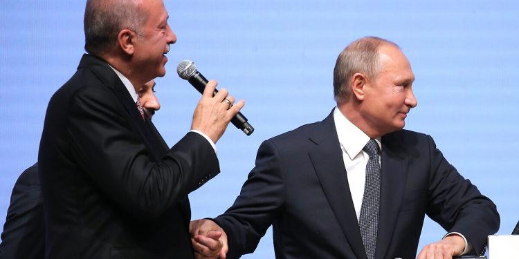 ‘Putin, Erdoğan’ı istiyor; seçimlere müdahale edip etmeyeceğini göreceğiz’