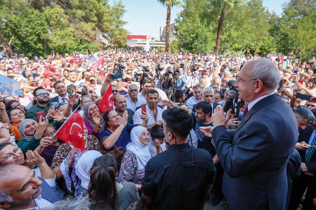 ‘Siyaseti halk için yapacağız, paraları söke söke 5’li çeteden alacağız’