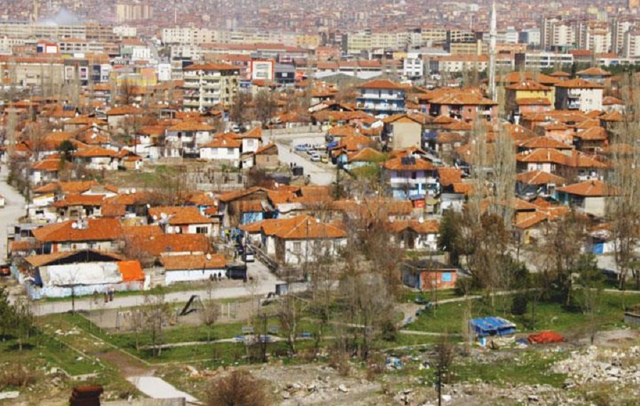 ‘Yoksula konut’ projesinden de rant çıktı: Projenin başındaki ismin akrabaları gecekondu toplamış