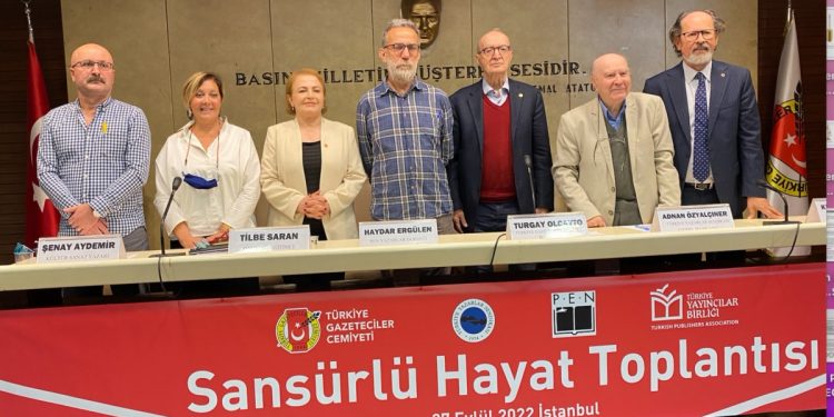 İstanbul’da ‘Sansürlü Hayat Toplantısı’ Düzenlendi