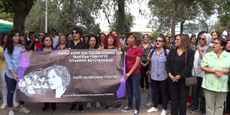 Kadınlar Mahsa Amini İçin Gaziantep’te Tek Ses Oldu