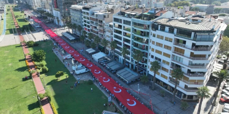 İzmir’de Kurtuluşun 100’üncü Yılı Kutlanıyor