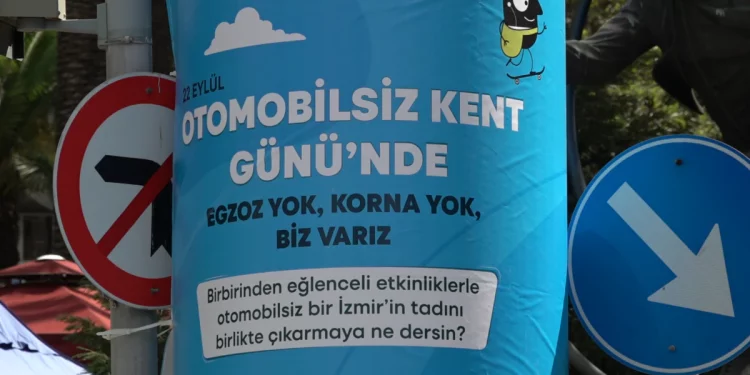 Yollar Bir Günlüğüne Yayaların ve Bisikletlerin