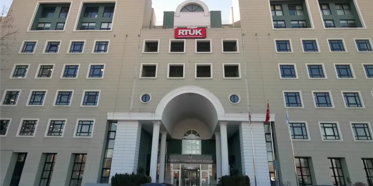 RTÜK’ten LGBTİ+ Karşıtı Kamu Spotu Kararı