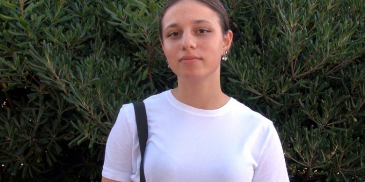 18 yaşındaki Cansu'nun üniversite sevinci, 6 saat 15 dakika sürdü