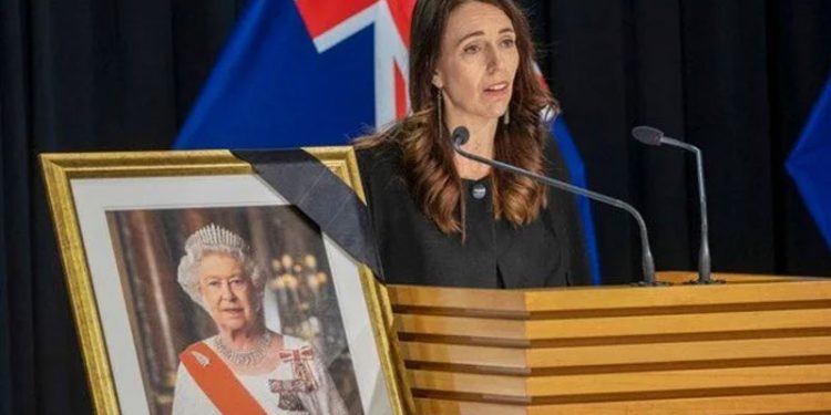 2. Elizabeth'in ölümünün ardından Avustralya ve Yeni Zelanda'da cumhuriyet tartışmaları gündemde