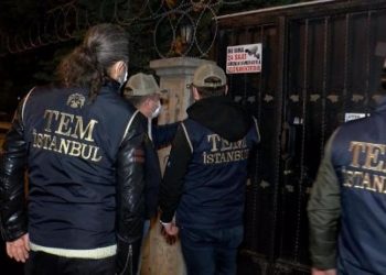 4 ilde 'FETÖ' operasyonu: Gözaltına alınan 13 kişiden 3'ü tutuklandı