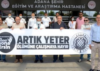 Sağlık çalışanları Okudan için eylemde