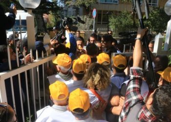 Eğitim Sen ablukaya alındı: Çocuklarınız okula gitmiyor mu?