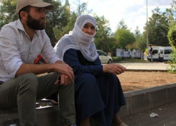 Cenazeler için başlatılan  Adalet Nöbeti’ne sabaha kadar ara verildi