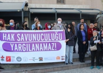 İnsan hakları savunucularının davası ertelendi