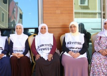 Tutuklu yakınları: İhlaller tecridin kaldırılmasıyla son bulur