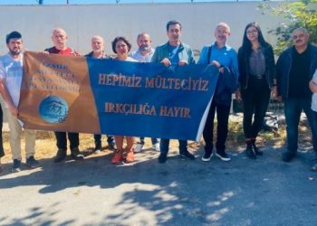 ‘Mülteciler insani olmayan koşullarda tutuluyor’