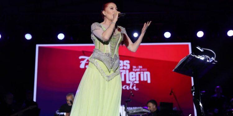 7. Kardeş Kültürlerin Festivali'nde Candan Erçetin rüzgarı