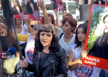 İstanbul’da Bir Kez Daha Mahsa Amini Protestosu