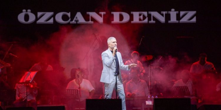 91. İzmir Enternasyonal Fuarı'nda Özcan Deniz rüzgarı