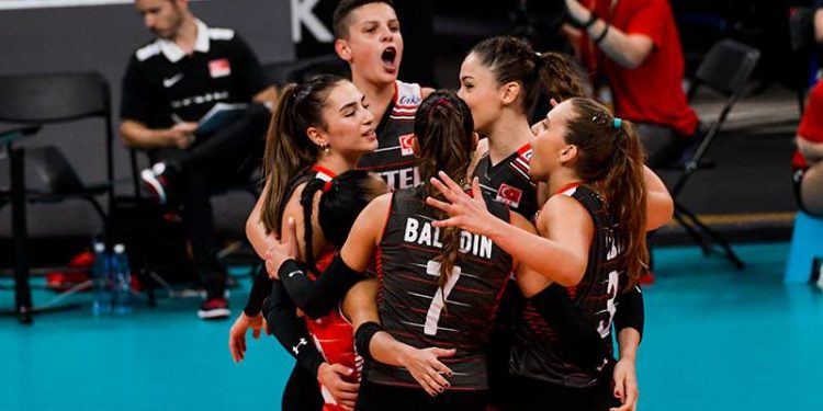 A Milli Kadın Voleybol Takımı, Güney Kore'yi set vermeden geçti