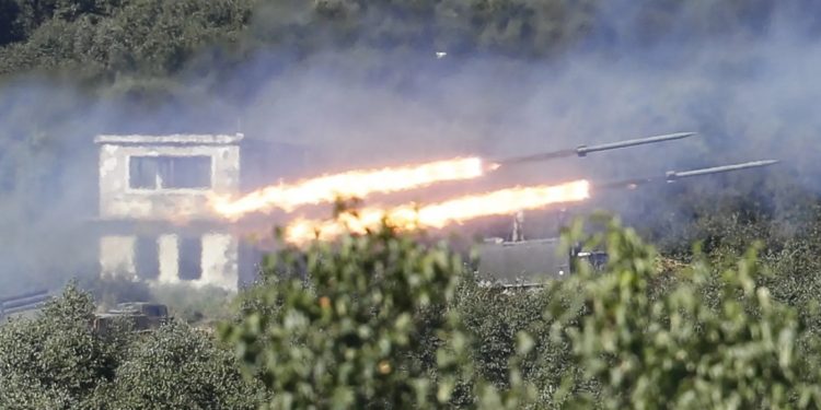 ABD istihbaratı: Yaptırımlar nedeniyle zor durumda kalan Rusya, Kuzey Kore'den silah alıyor