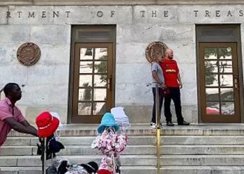 ABD'de 250 milyon dolarlık pandemi yardımıyla "Türkiye'de mülk satın aldığı" belirtilen şüphelilere dava