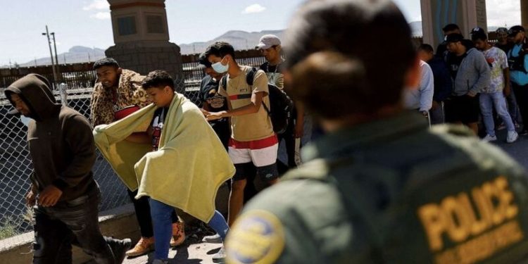 ABD'nin güneyinde sınır gözaltıları ilk kez 2 milyonu aştı