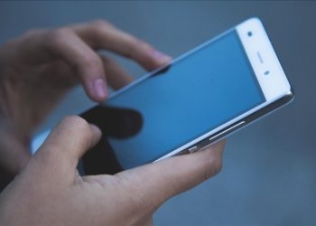 AB'den telefon üreticilerine katı kurallar: Yazılım güncellemesi ürün performansını olumsuz etkileyemeyecek