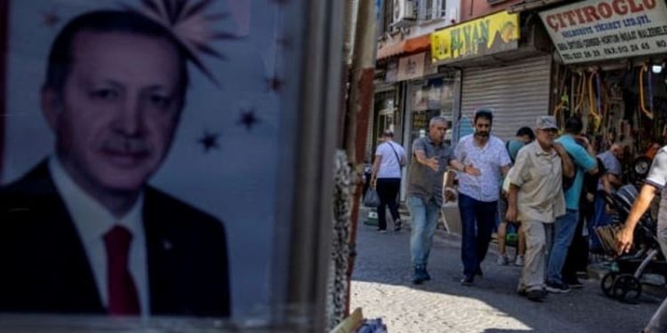 AKP’de seçim hazırlığı: Listeler için ‘yıpranmamış’ isim aranıyor