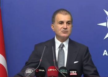 AKP'li Ömer Çelik Tunç Soyer'i hedef aldı: 'Atatürk'ün sözlerinin bağlamından kopartılarak kullanılması istismardır'